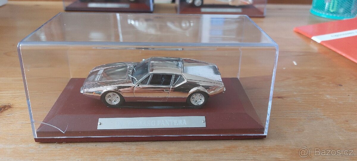 Zberateľské auto de tomaso pantera