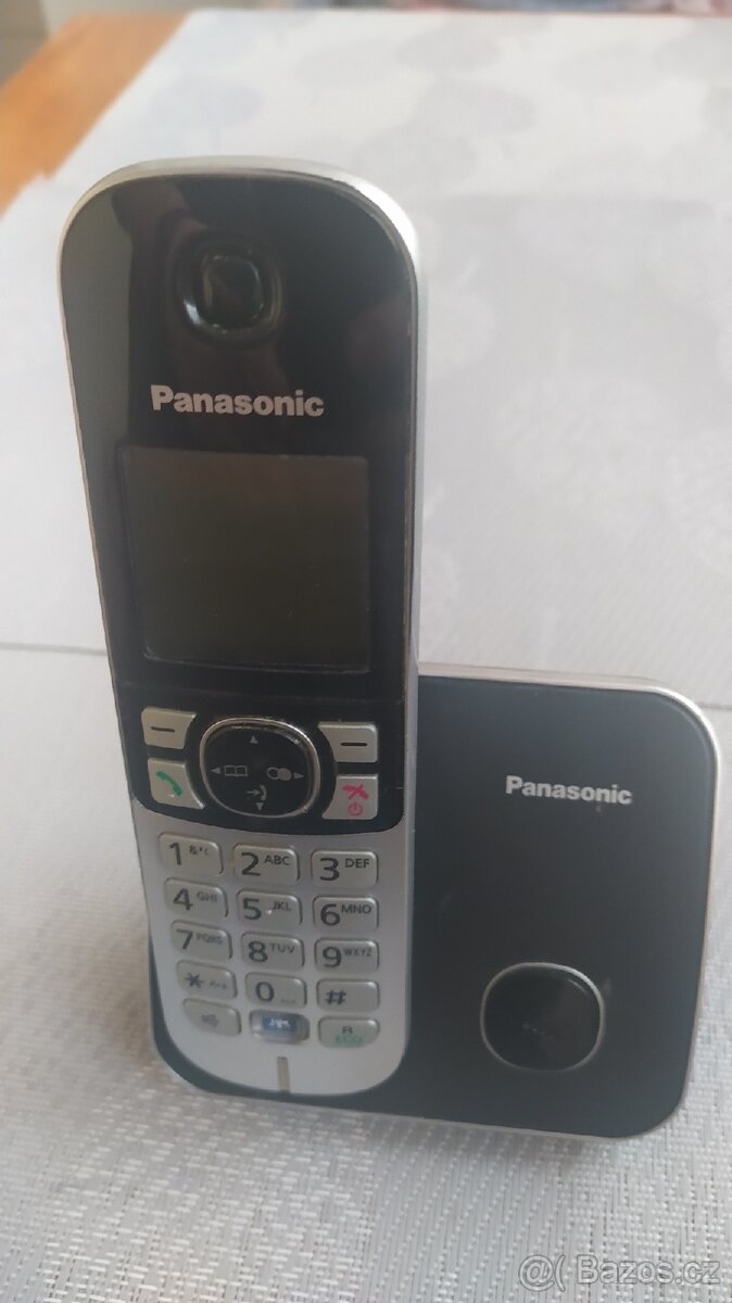 Analogový telefon