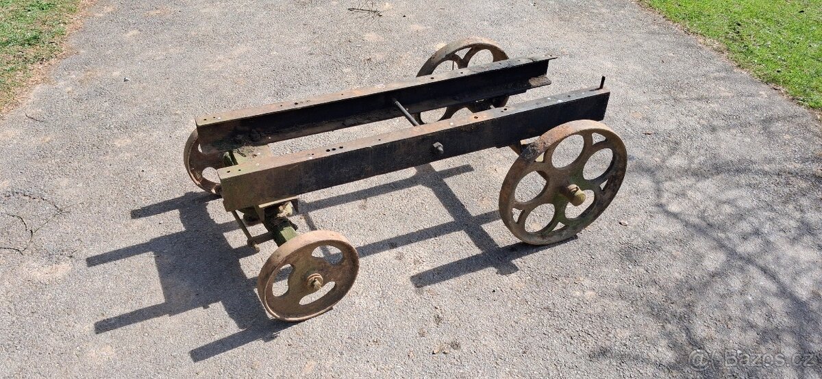 Podvozek na stabilní motor