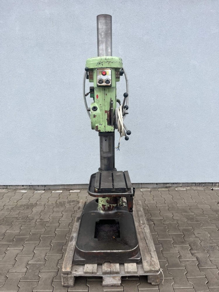 195. Sloupová vrtačka VS 32A