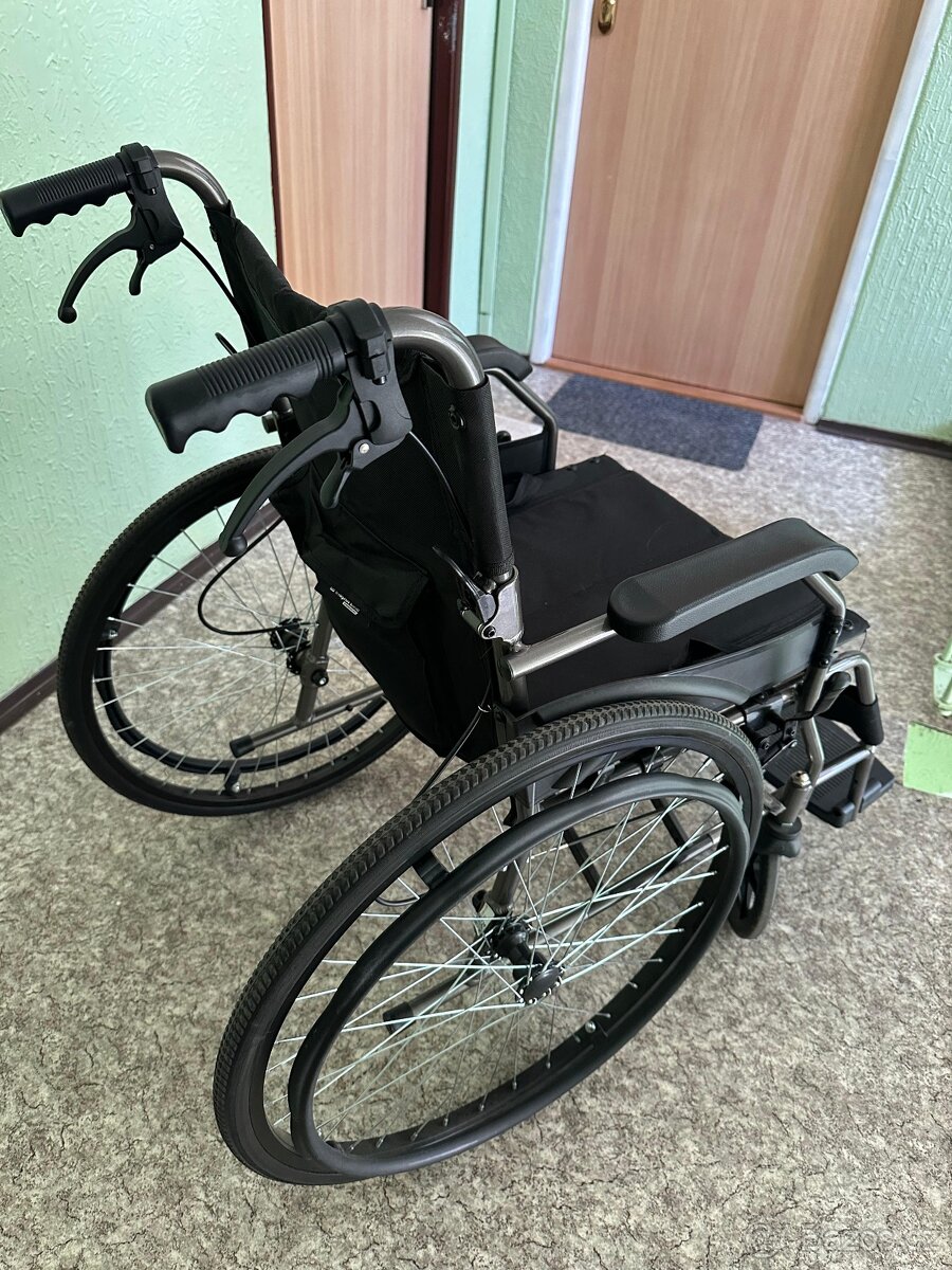 Invalidní vozík