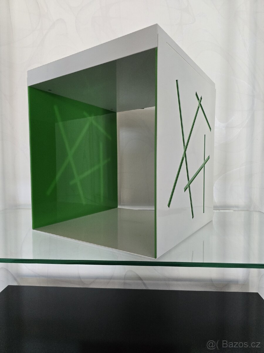 Designová kostka, box, police