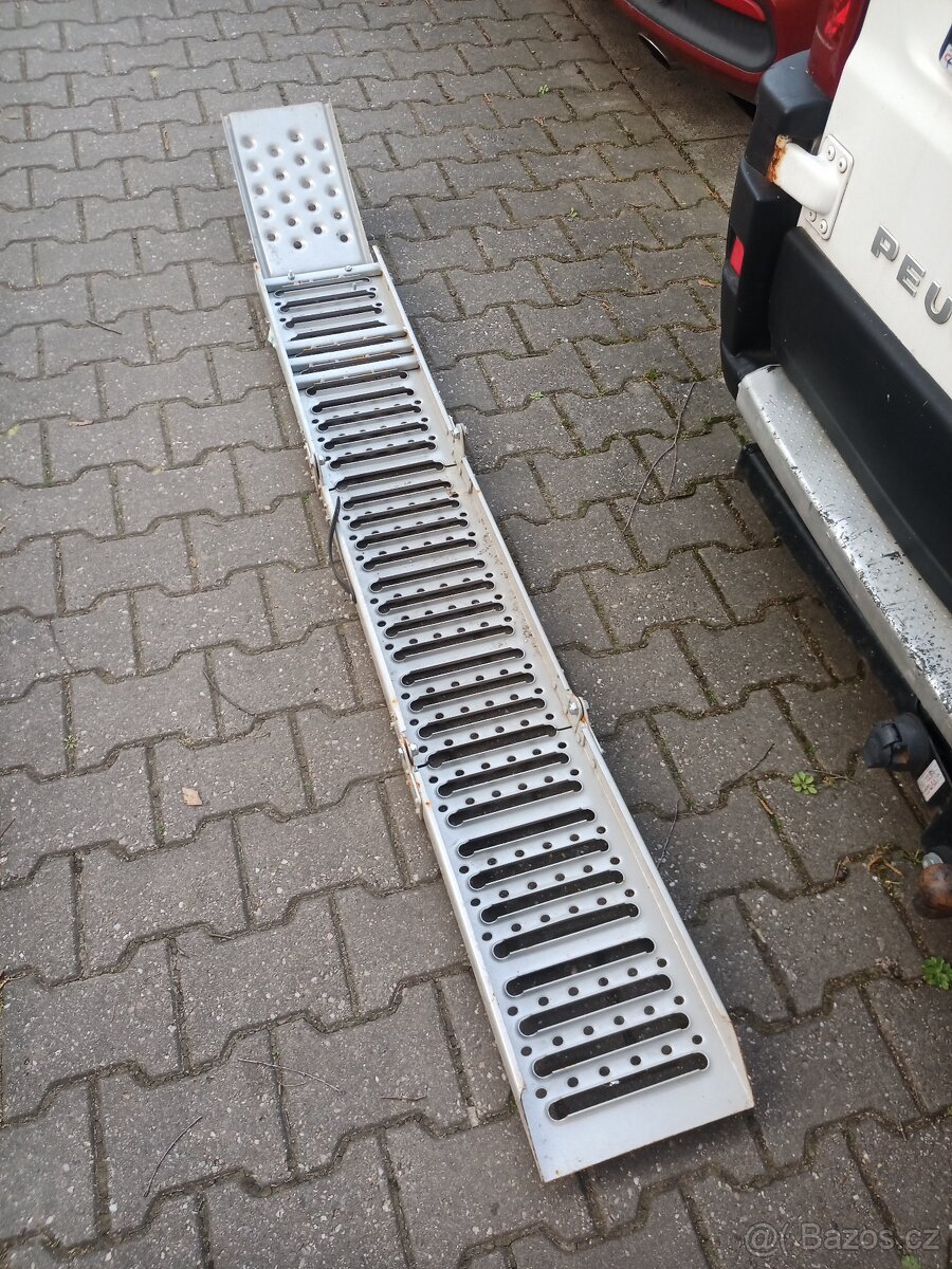 Nájezdy ocelové skládací