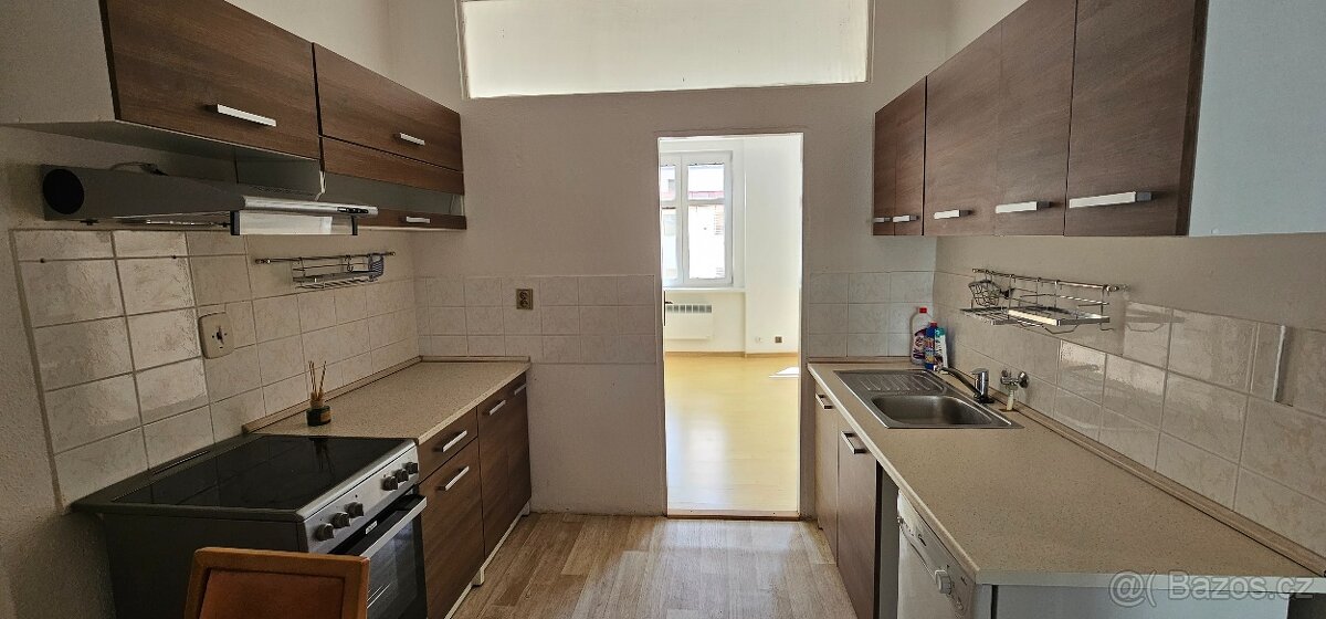 Pronájem bytu 2+1, Karlovy Vary, ul. Sokolovská