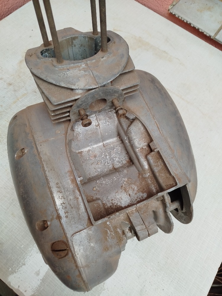 Blok motoru Jawa