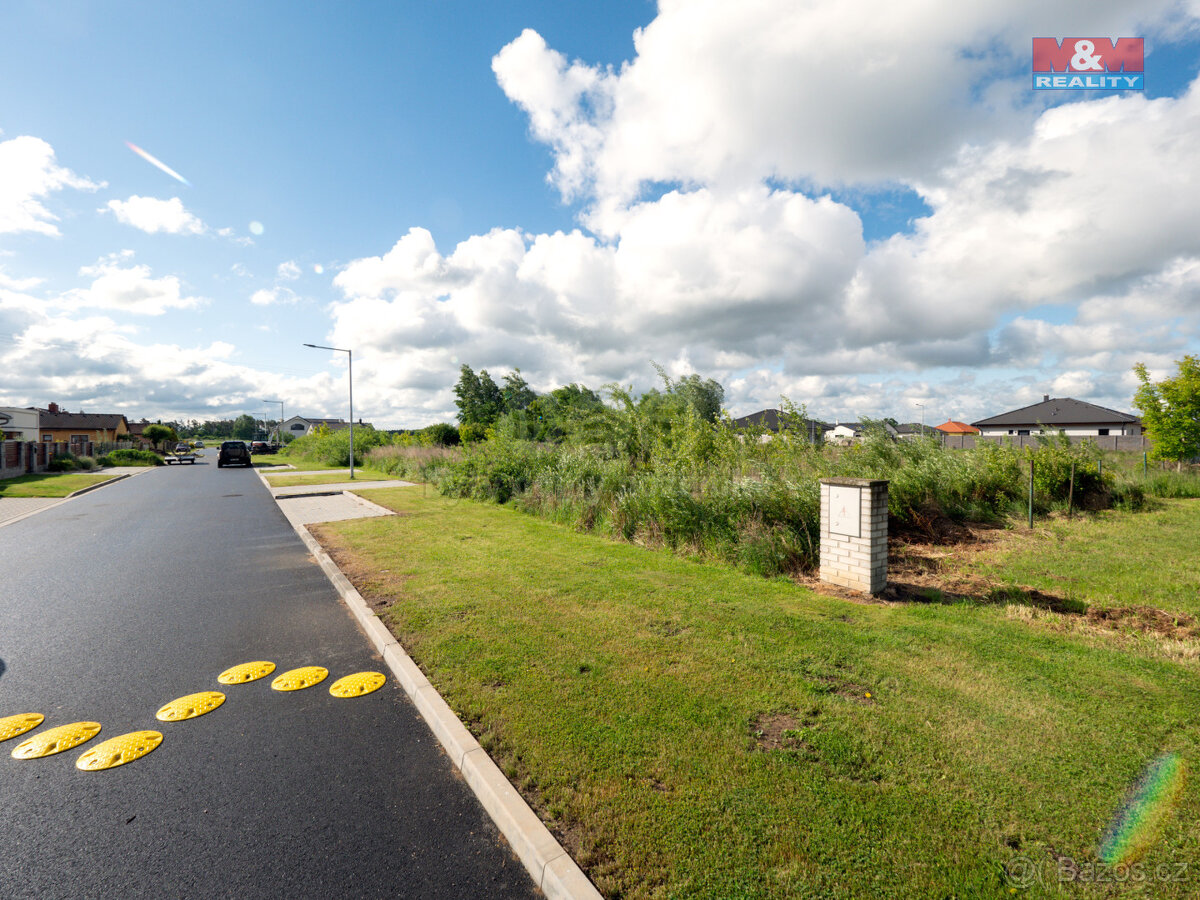 Prodej pozemku k bydlení, 700 m², Svatý Mikuláš, ul. Souběžn