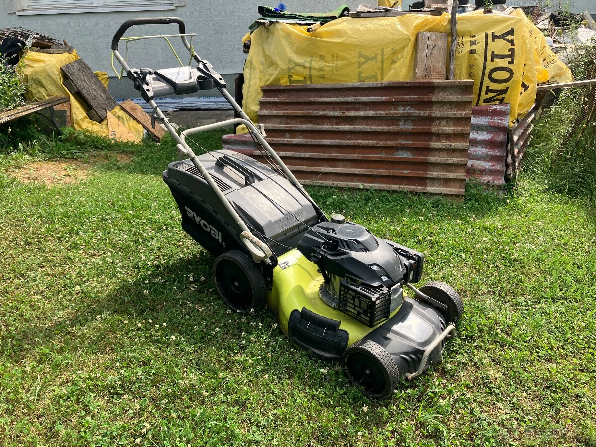Zahradní sekačka RYOBL záběr 52cm.