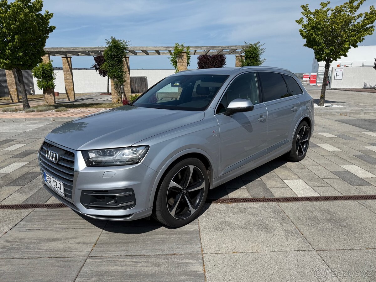 Audi Q7 3.0 TDI 200kw quattro S-line,7.míst
