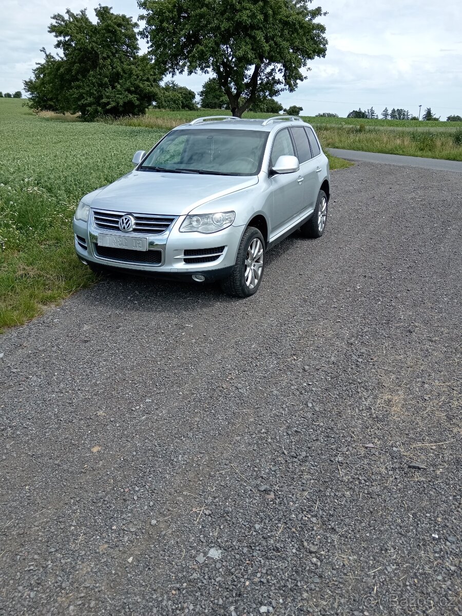 Vw touareg 3.0 tdi, na pružinách, nová STK