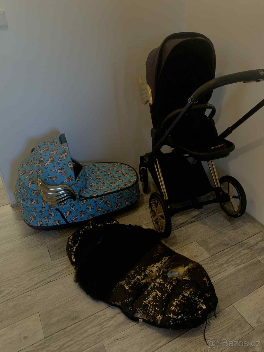 Cybex jeremy scott