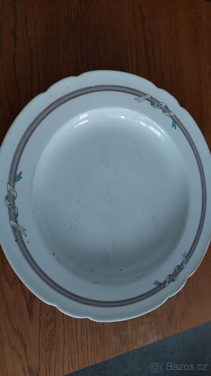 Prodám porcelánový servírovací talíř Giesshübel