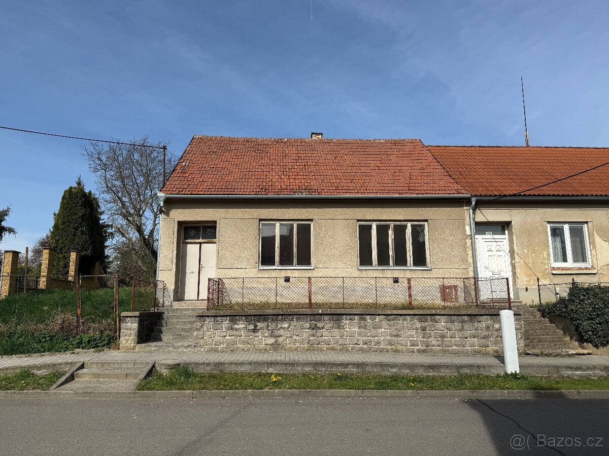 Prodej rodinného domu, pozemek 933 m²
