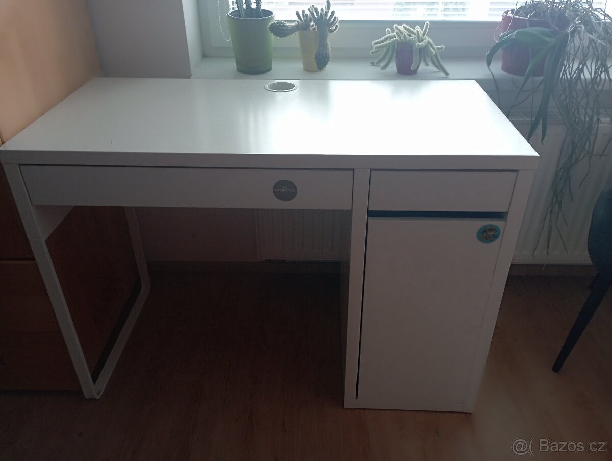 Psací stůl Ikea