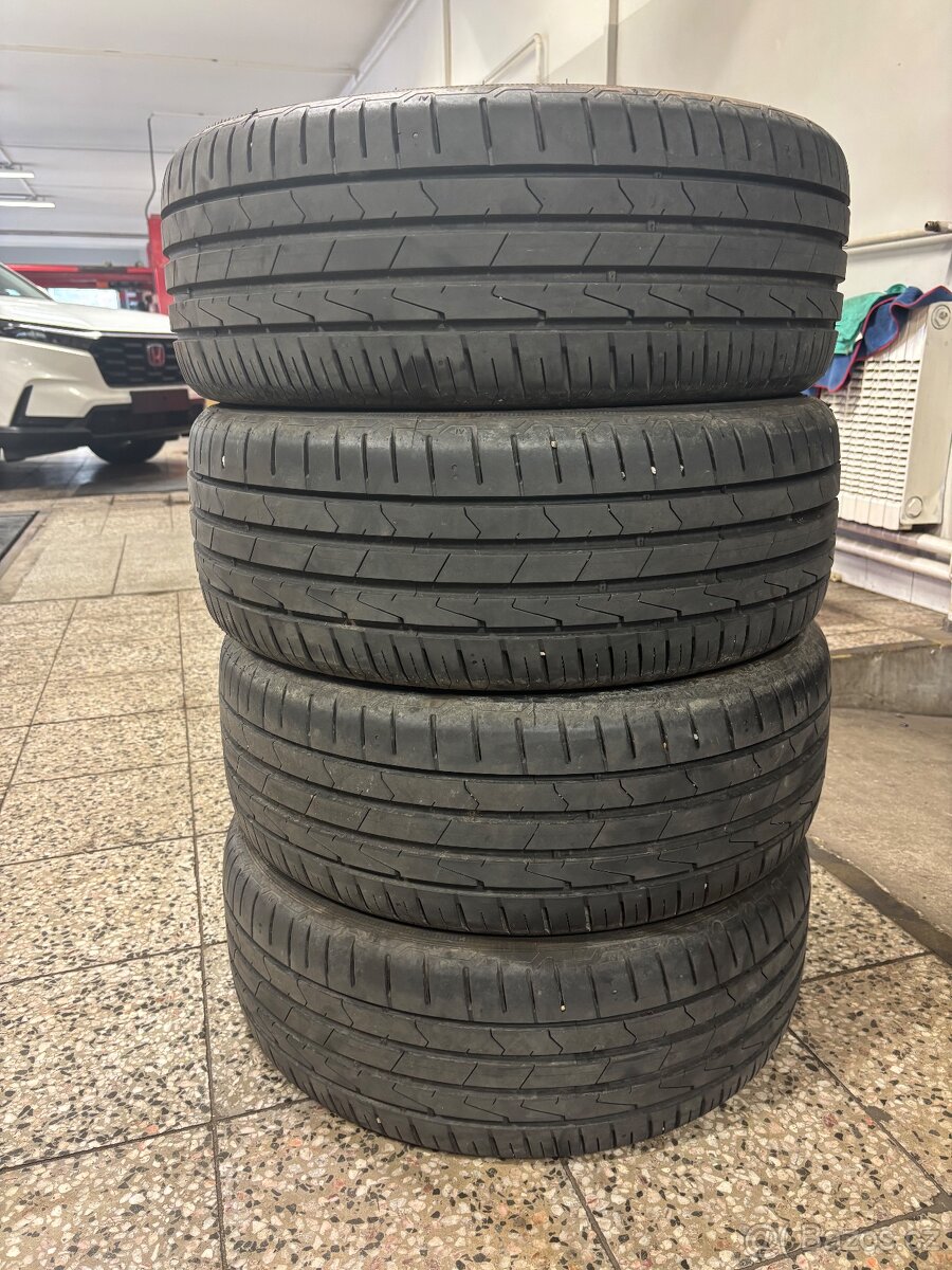 Hankook ventus prime 3 215/50/18