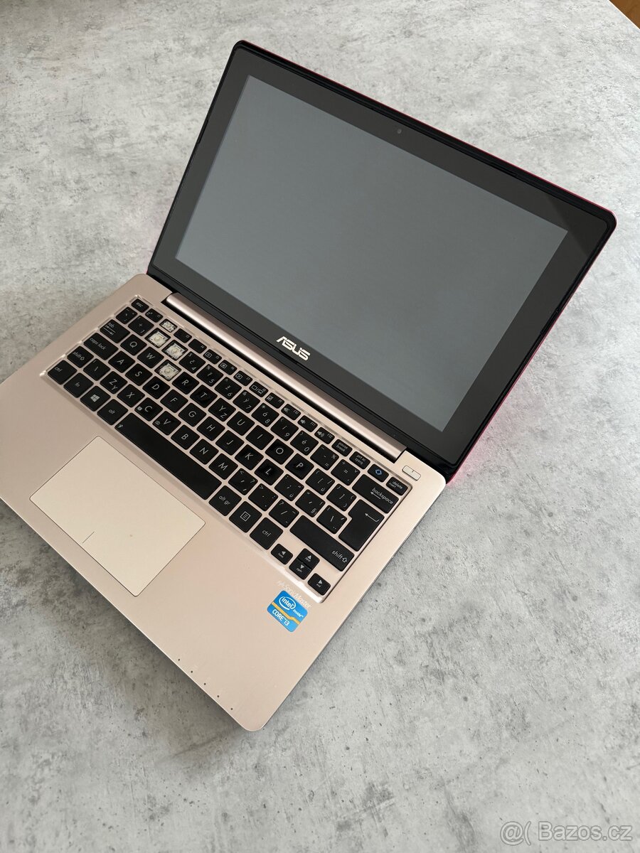 ASUS VivoBook S200E 11.6” dotykový displej
