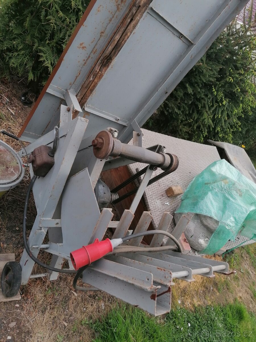 Prodám cirkulárku s kolébkou