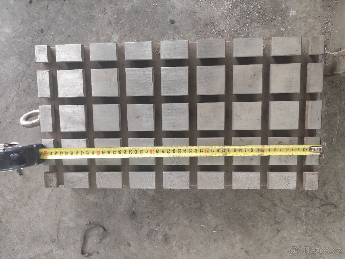 Upínací deska  s T-drážkou