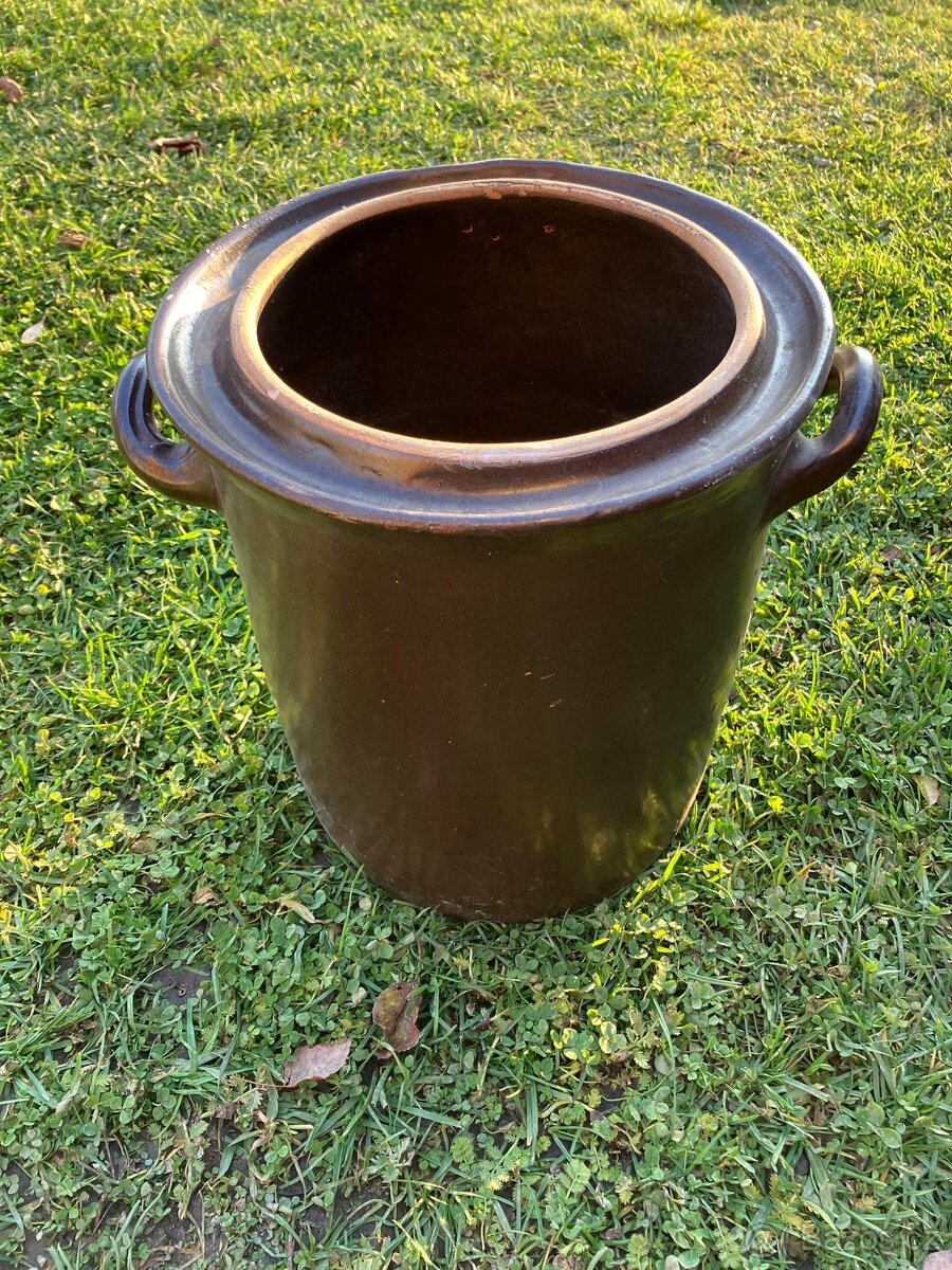 NEPOŠKOZENÝ, ORIGINÁLNÍ KAMENINOVÝ SOUDEČEK KE KVAŠENÍ ZELÍ