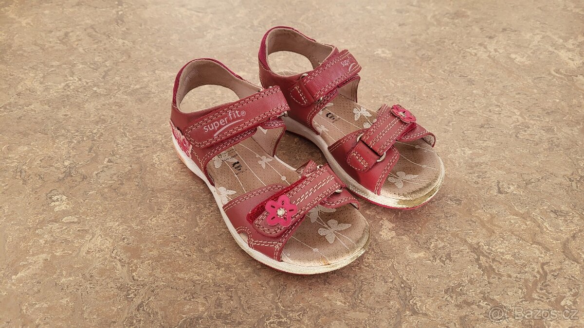 Pěkné dívčí sandálky SUPERFIT "28"