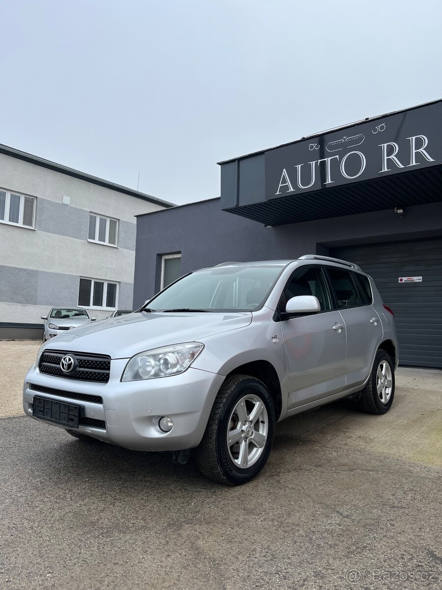 Toyota Rav4 2.2 D-4D 4x4 = Uzávierk, Bez korozie, =