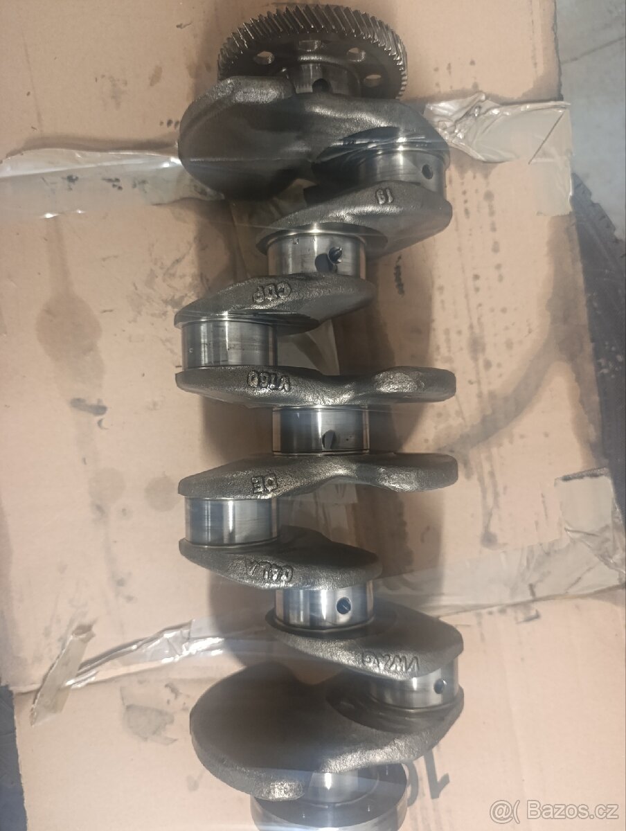 Kliková hřídel VW T5 T6 132kw