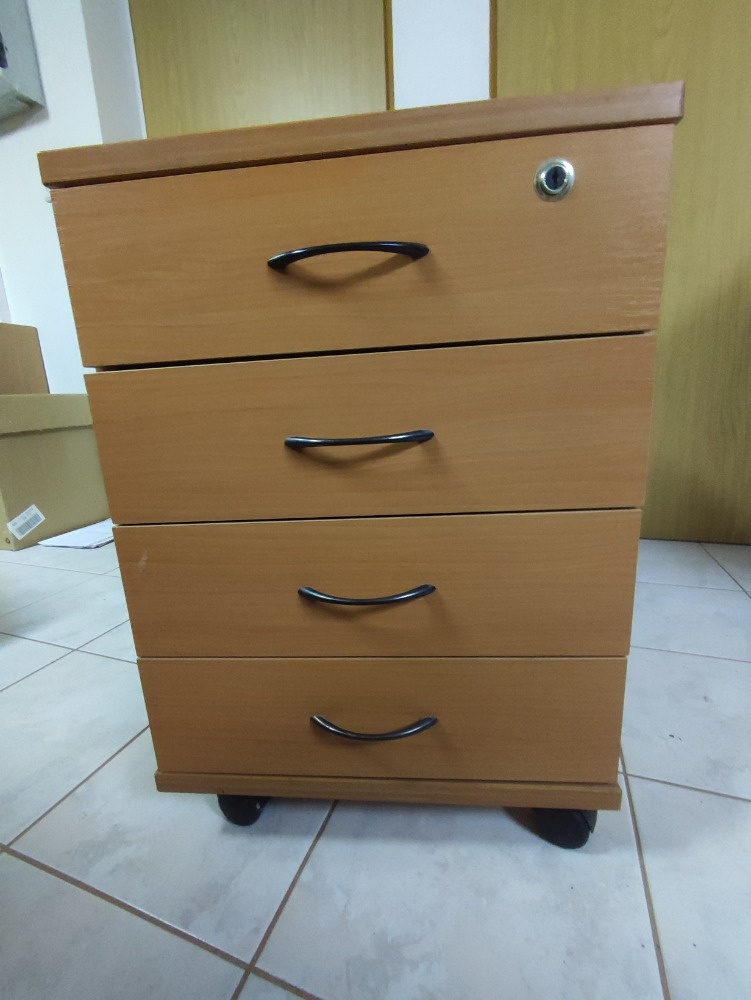 Kontejner 4-zásuvkový