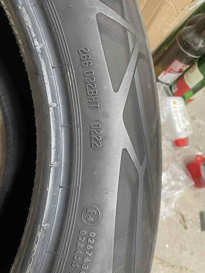 Letní PNEU Continental 215/60 R17 H