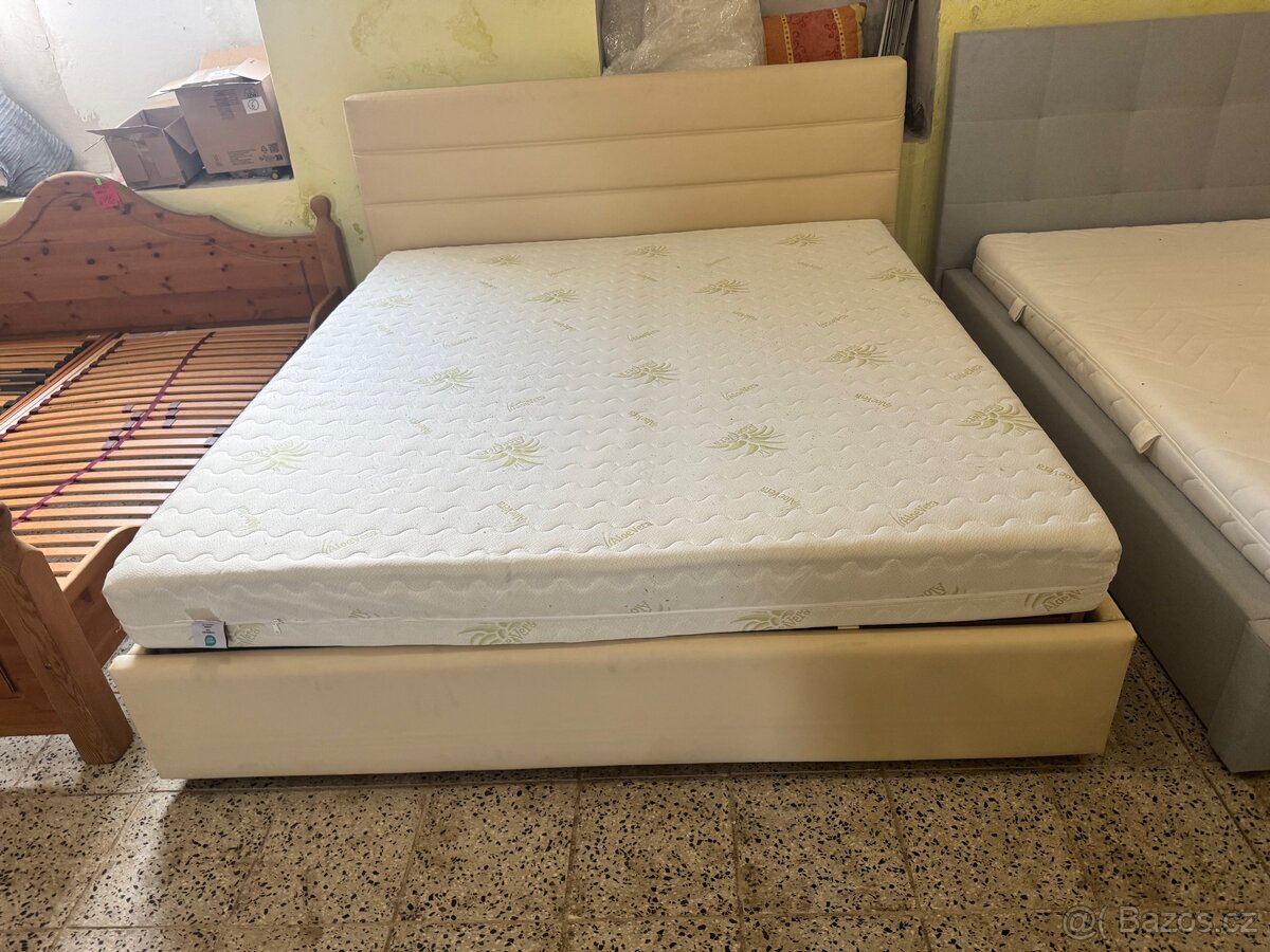 AKCE NOVÁ Kožená postel-letiště 180x200 komplet