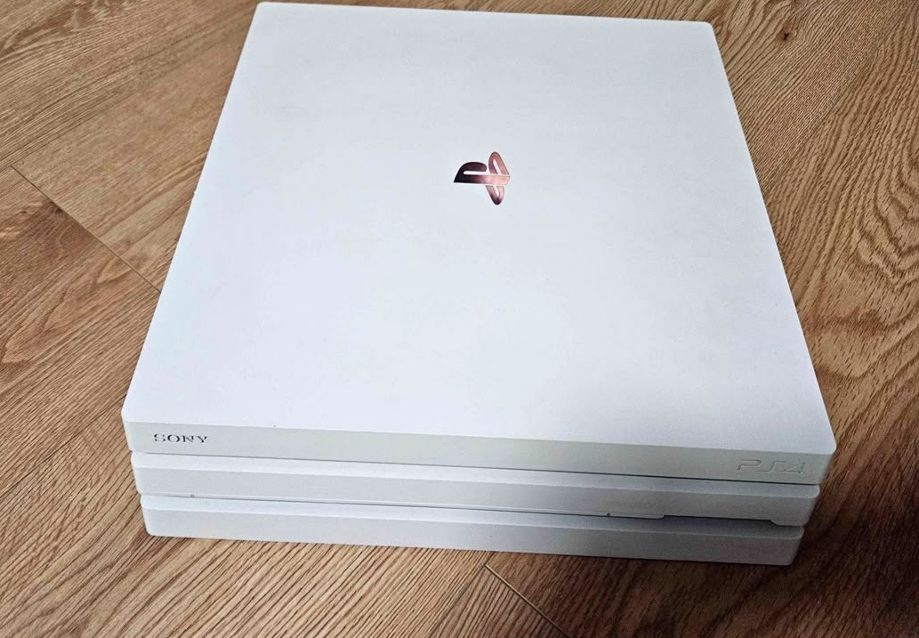 Playstation 4 PRO, 1TB