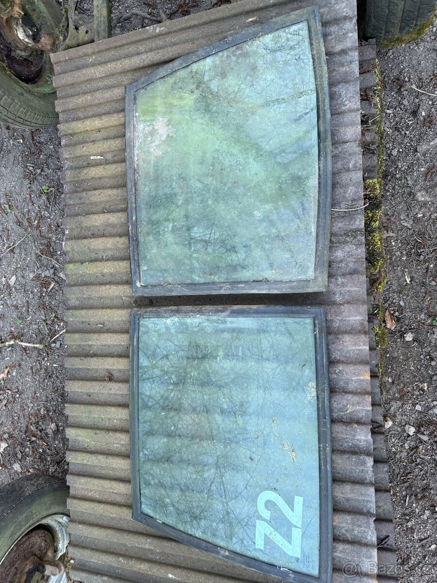 Nissan Patrol 260 španel