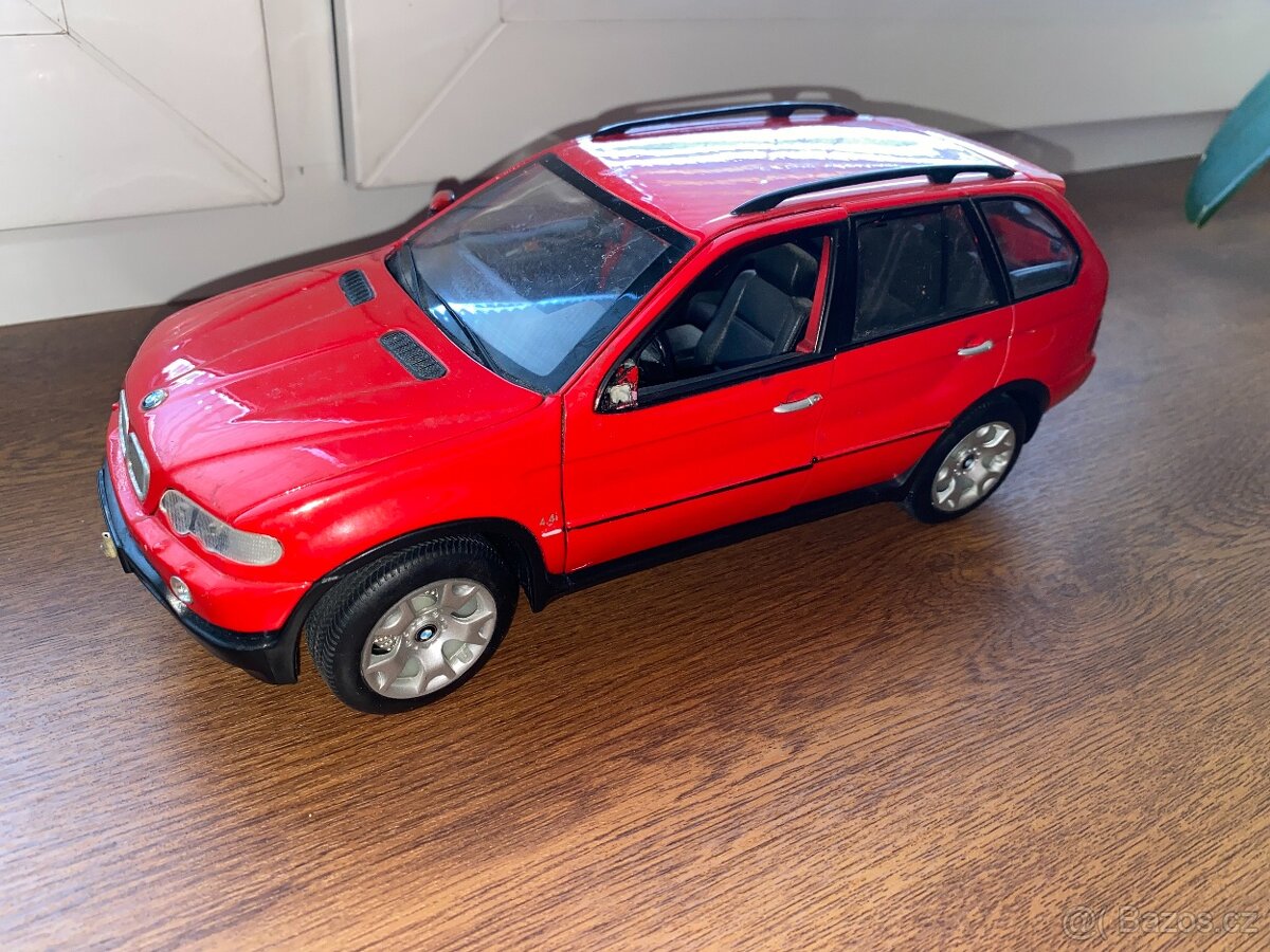 BMW X5 1/18 Welly