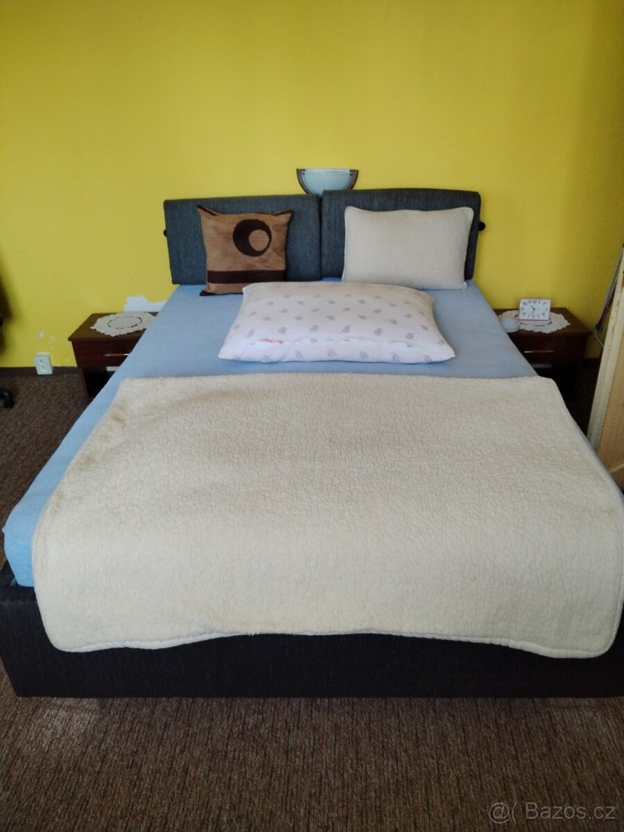 Manželská postel160cm