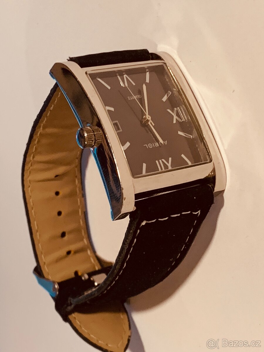 Splečenské elegantní hodinky "A",...40 x 31 mm