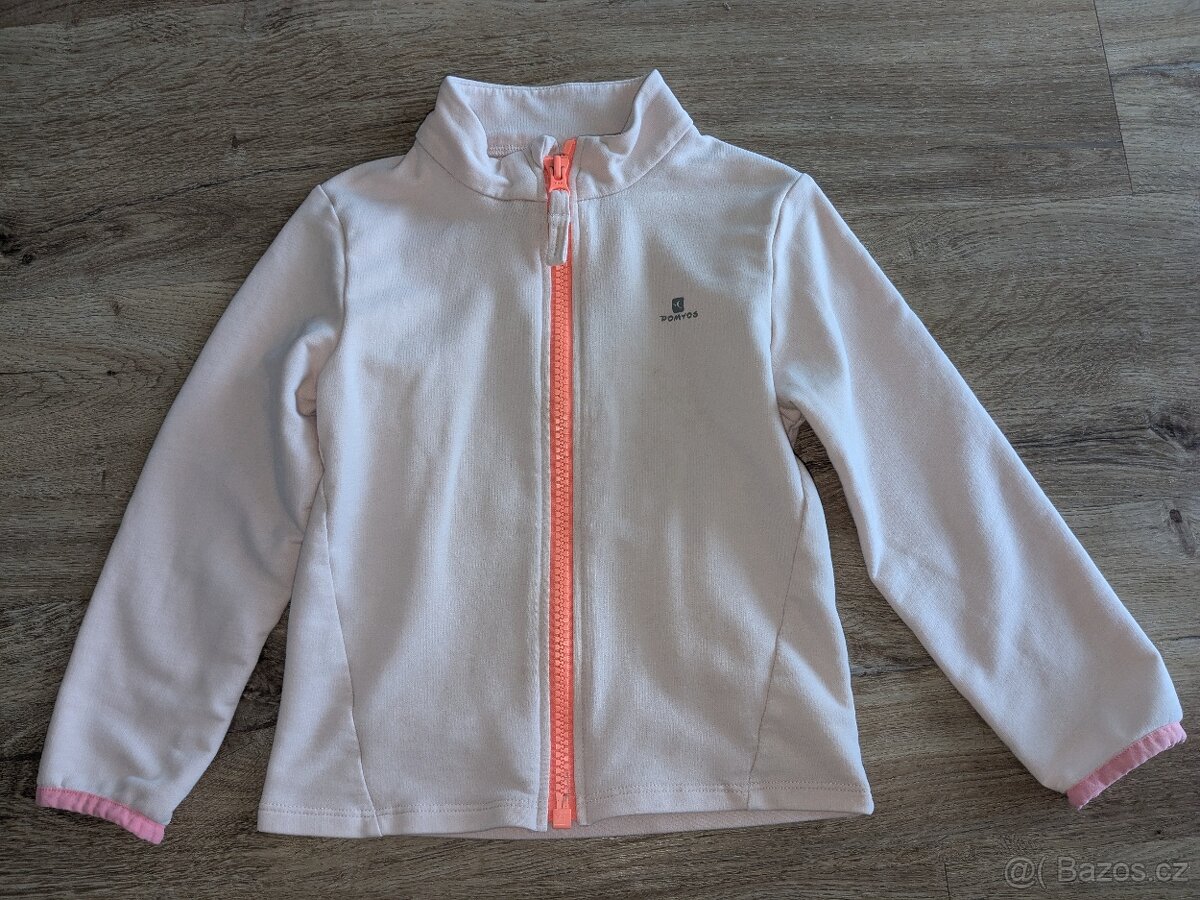 Slabší mikina z Decathlonu vel.5let 105-114cm