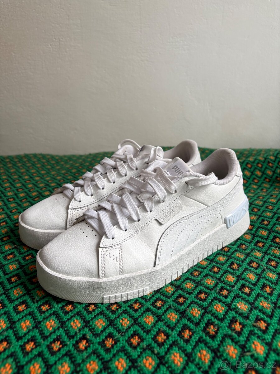 Puma Jada