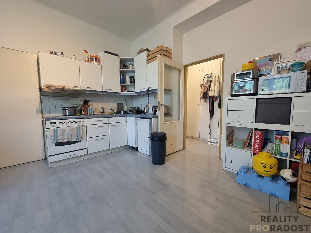 Pronájem bytu 2+kk, 35m2, OV, Praha 4 - Nusle