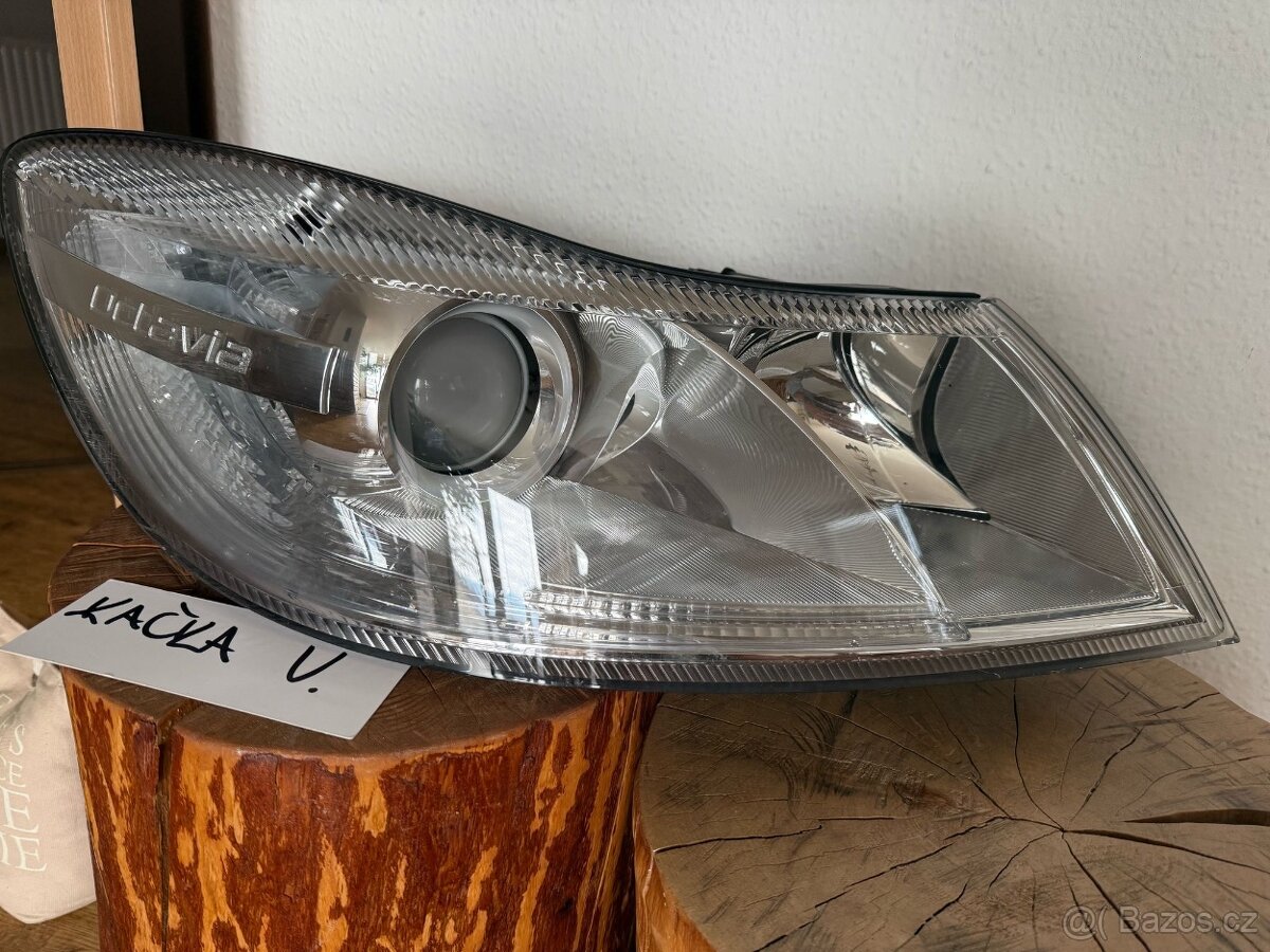 Facelift přední pravé světlo octavia 2