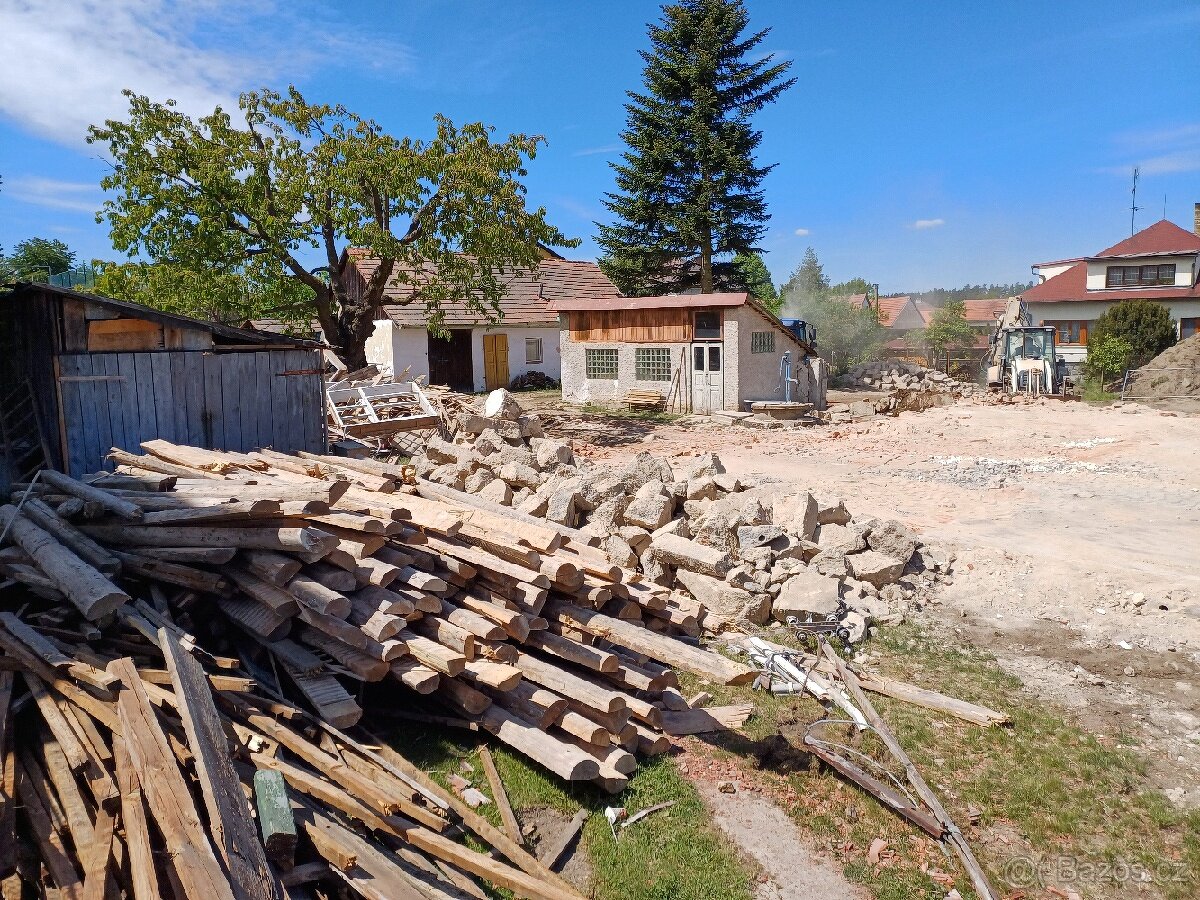 Staré dřevěné povaly – cca 9 m³