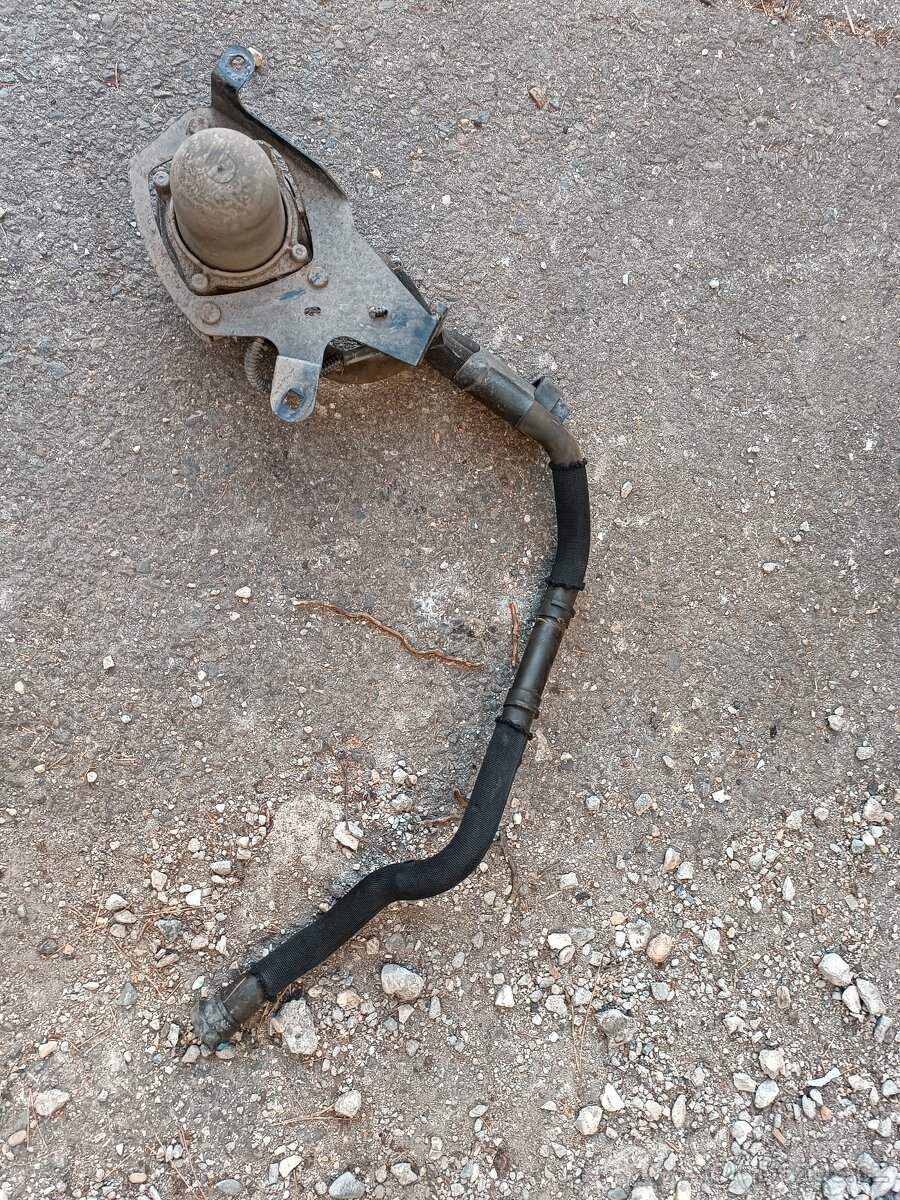 sekundární vzduchové čerpadlo Peugeot 407 2.2i