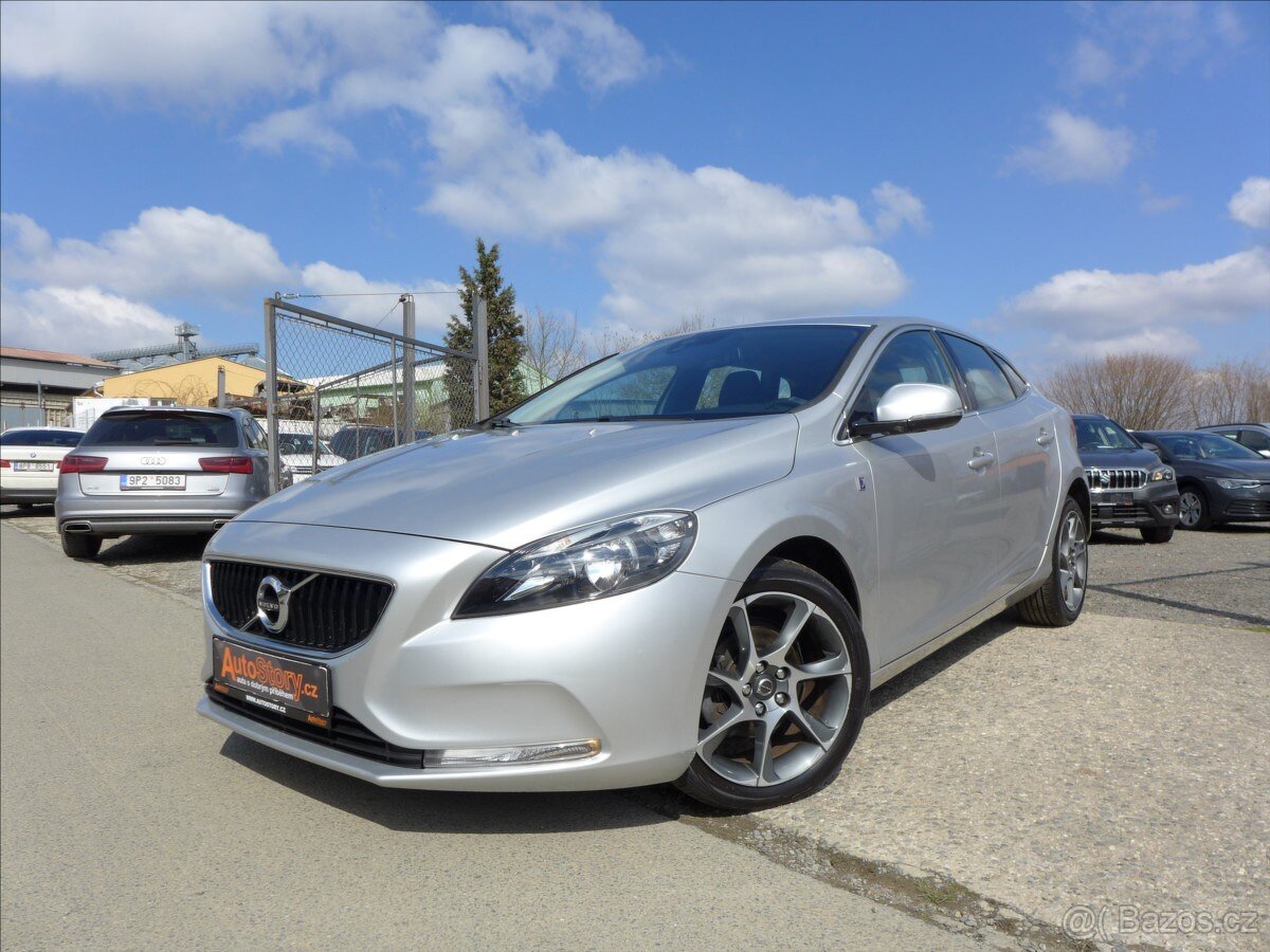 Volvo V40 2,0 D2 OCEAN RACE NAVI