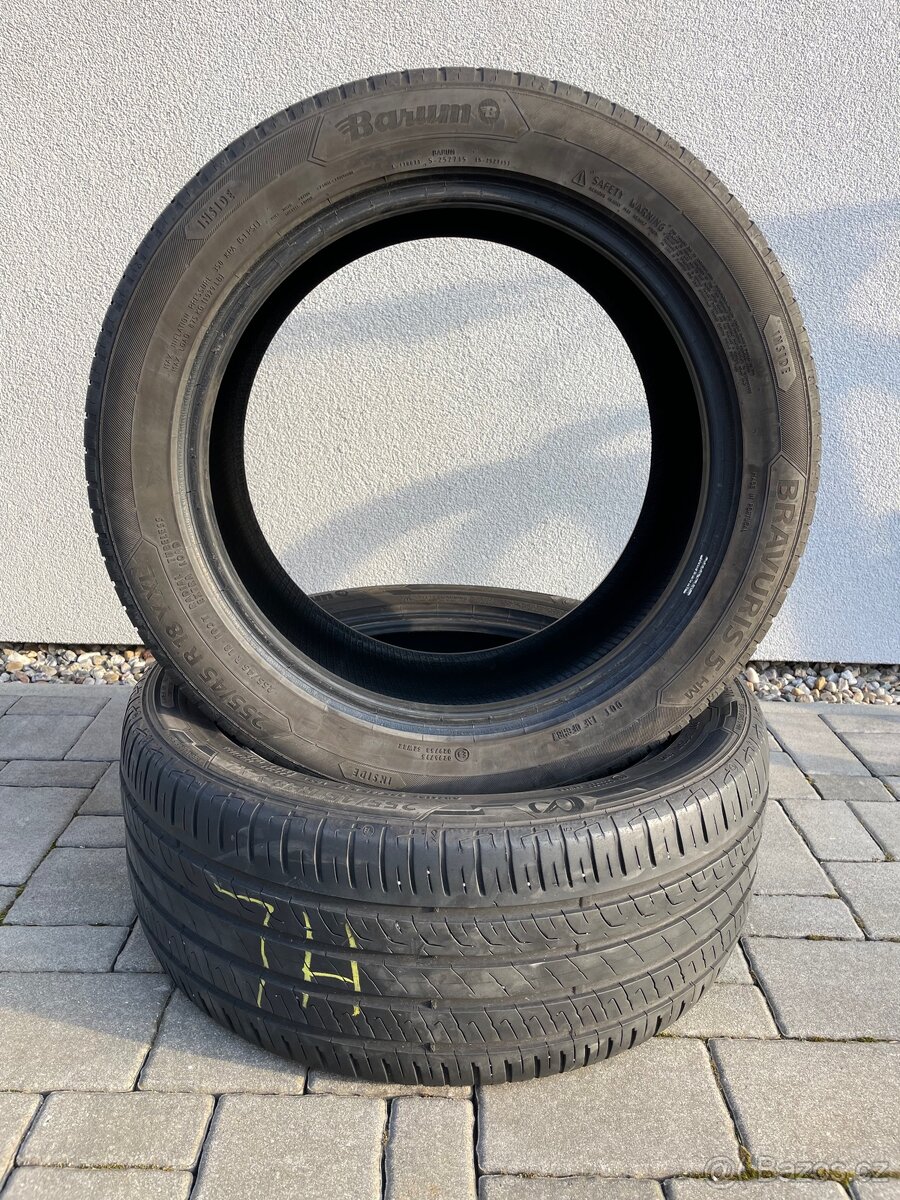 Letní pneu.Barum 255/45 R18