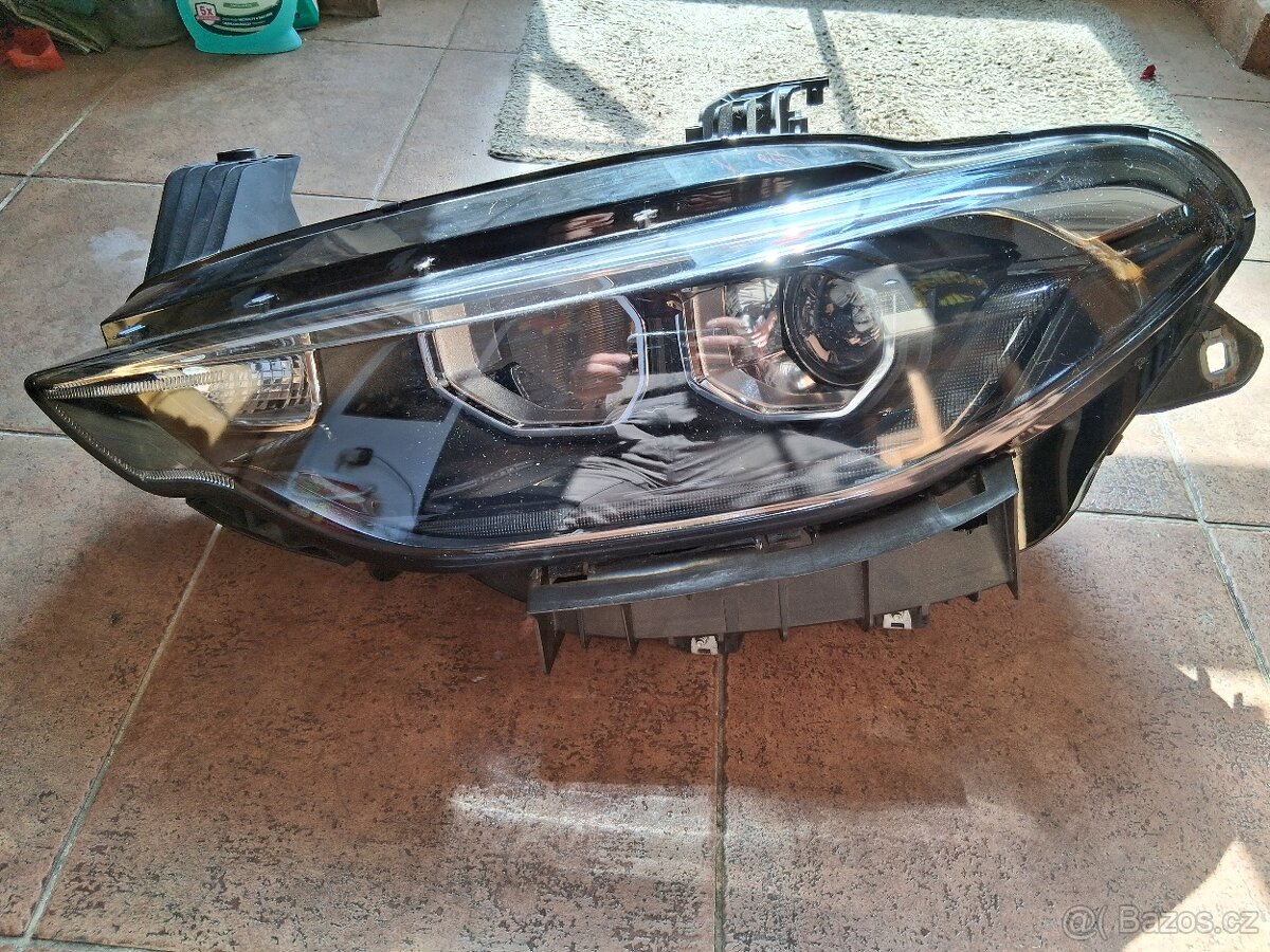 Fiat tipo levy predni xenon svetlo