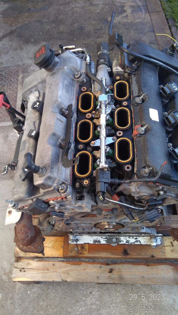 Jaguar S Type 2,5 V6 benzin 144 KW