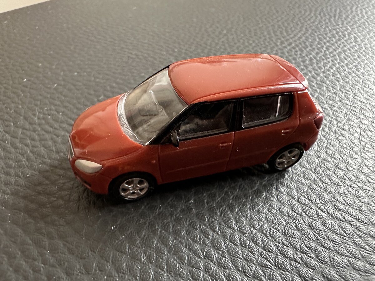 Model Škoda Fabia červená v měřítku 1:72
