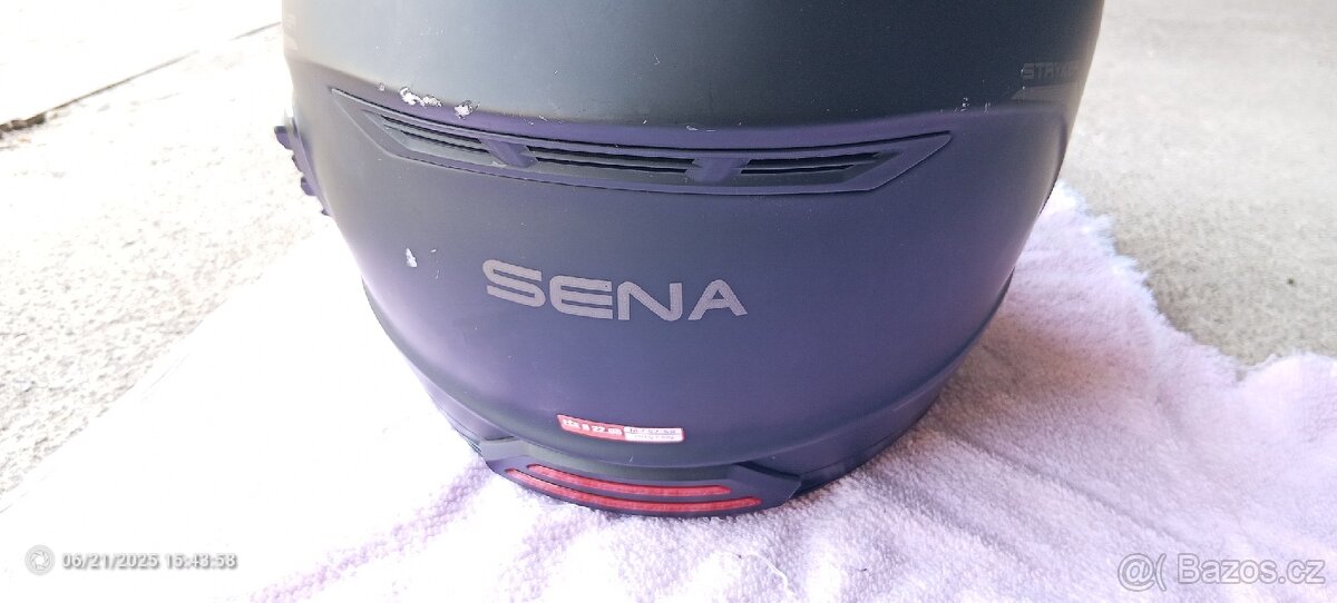 Helma Sena Stryker vel.M 2023 poškozená