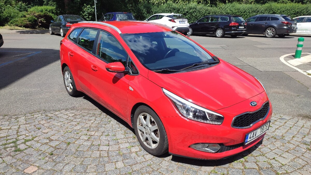 KIA Ceed SW, kombi, 1.6 benzin, 2015, 115tis. km