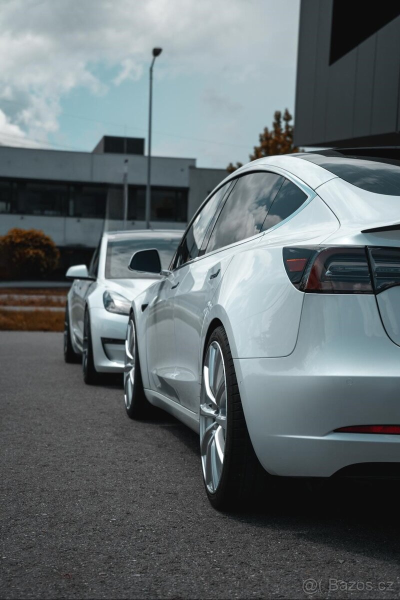 ALU BROCK B32 R20 SILVER_TMPS_TESLA 3/Y