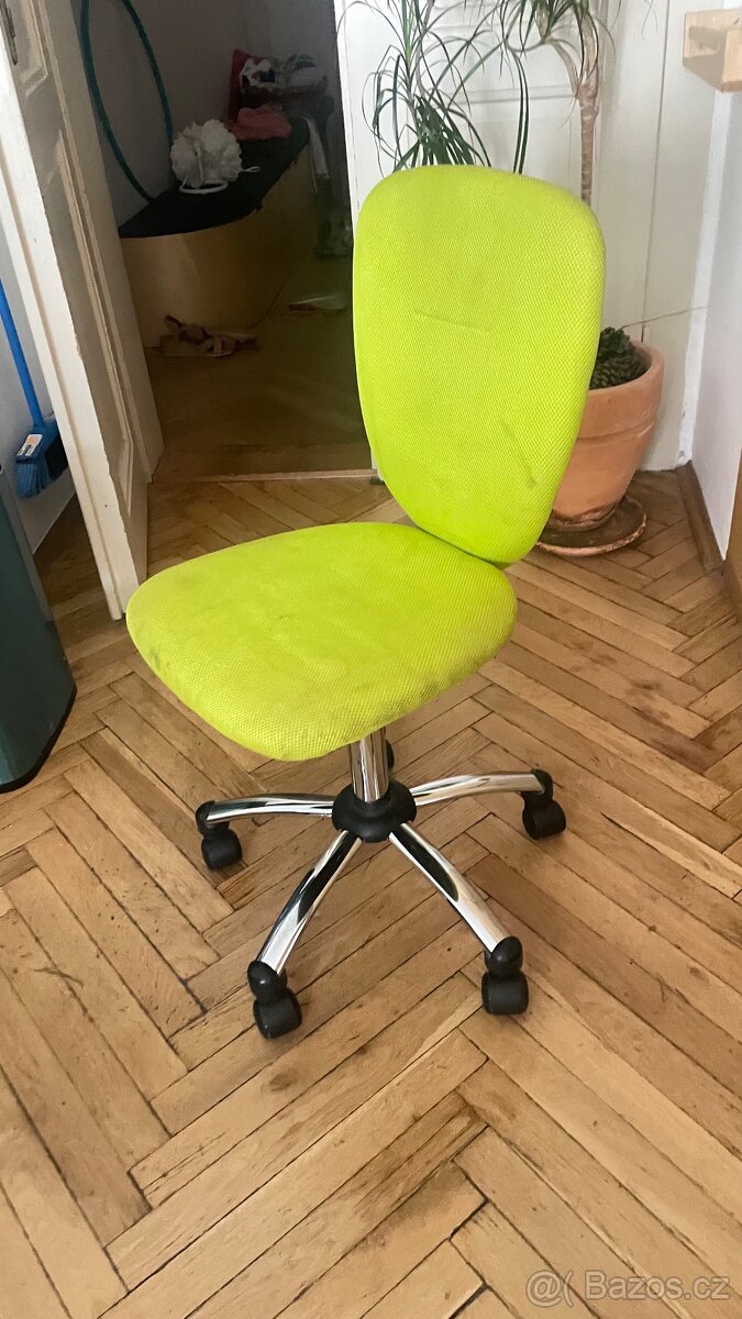 Dětská židle k psacímu stolu