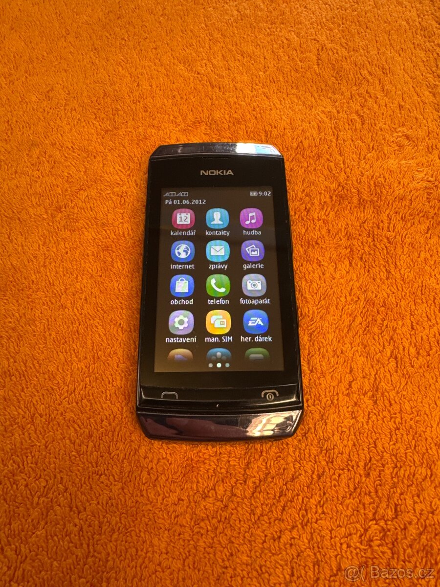 Nokia 305 v pěkném a plně funkčním stavu