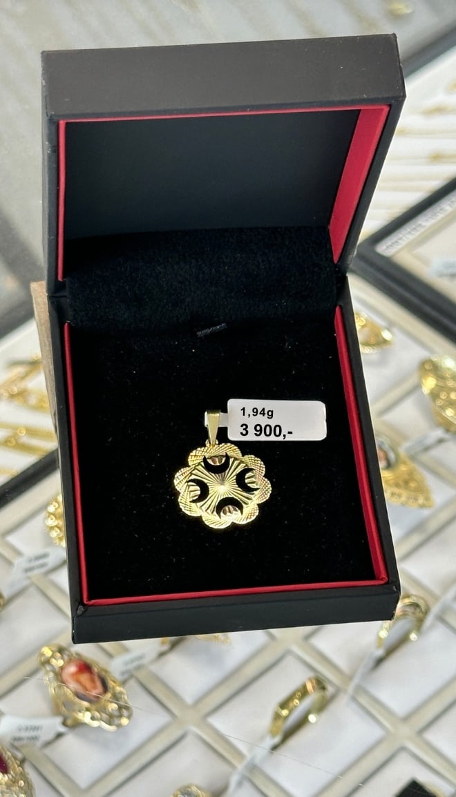 Zlatý přívěsek 1,94g